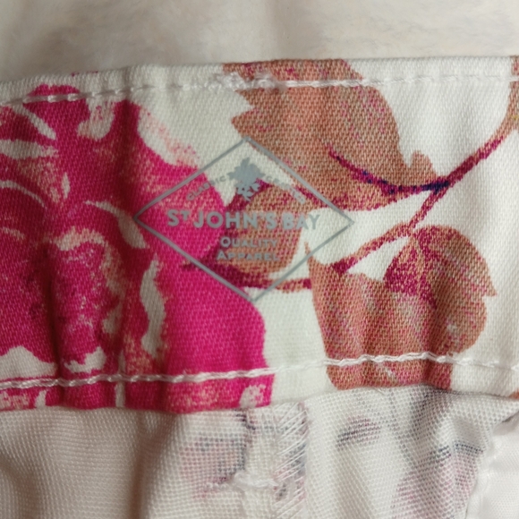 St. John’s Bay Secretly Slender Floral Capri Pants 20W NWT - Picture 7 of 11
